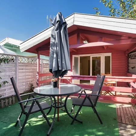Holiday home Serene In With Swimming Pool *